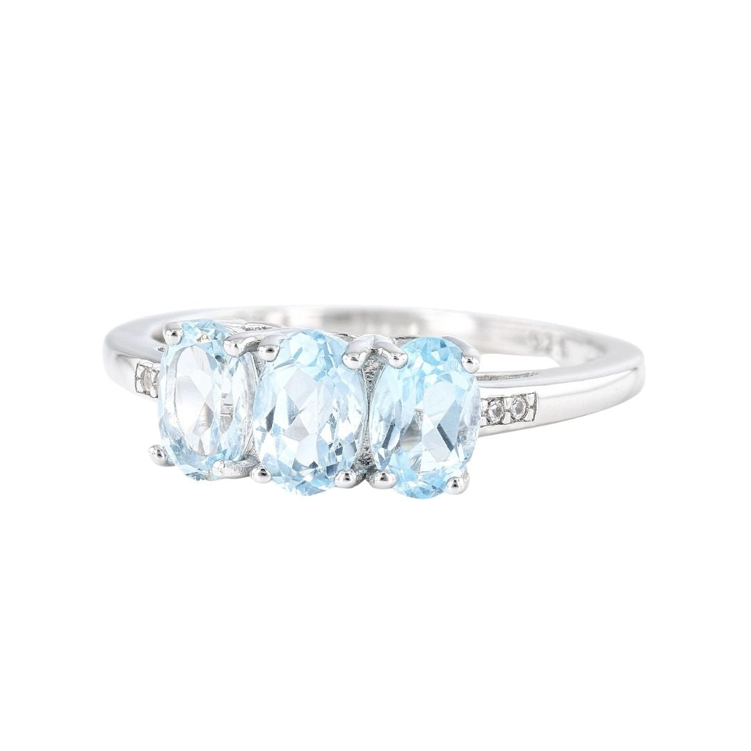 Anillo 3 Piedras Plata con Baño de Rodio