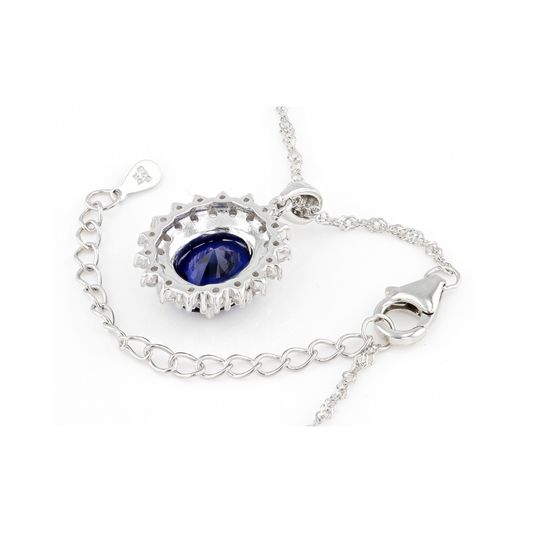 Collar Lady-D Zafiro Azul de Laboratorio en Plata con Baño de Rodio (4.77cttw)