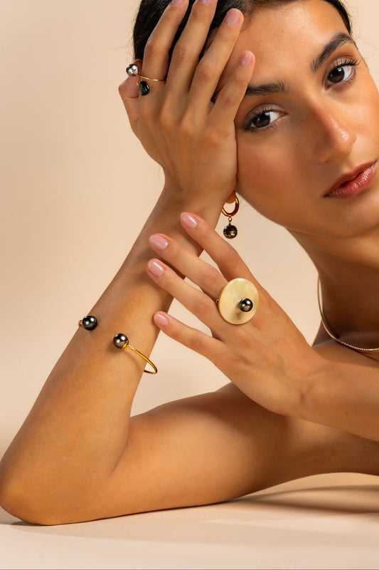 Pulsera con perlas tahitianas en acero inoxidable