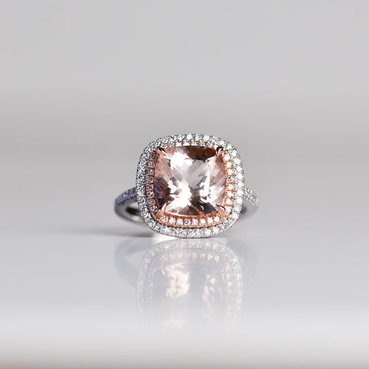Anillo con morganita rosa y diamantes en oro blanco 14K