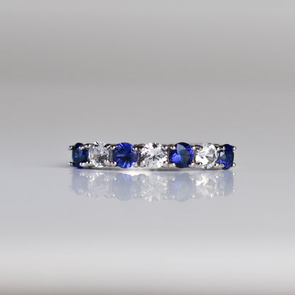 Anillo con Zafiros Azules y Blancos