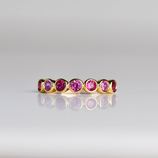 Anillo con Rubíes y Zafiros Rosas de Laboratorio Baño Oro Amarillo 14k