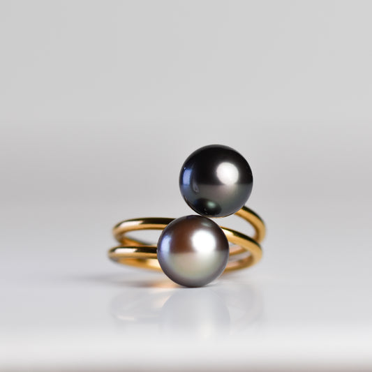 Anillo con doble perla de Tahití en oro amarillo