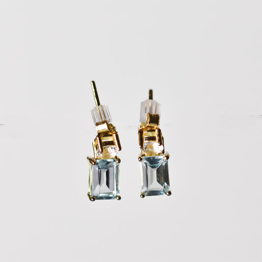 Aretes colgantes con topacio azul y zafiros blancos creados en laboratorio