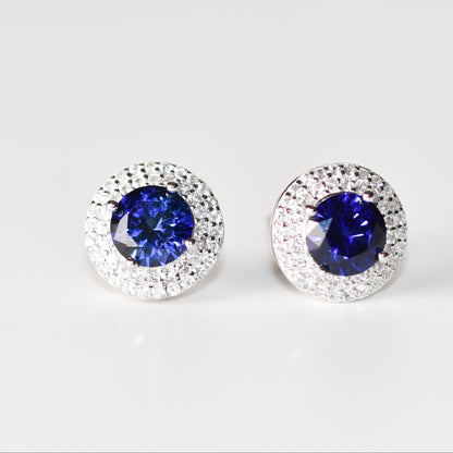 Aretes tipo stud con zafiros azules en plata esterlina