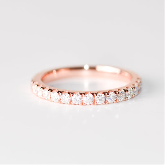 Anillo con moissanitas en plata esterlina con baño de oro rosa