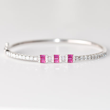 Pulsera con rubíes y zafiros blancos creados en laboratorio en plata esterlina
