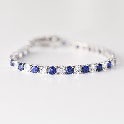 Pulsera Tennis con zafiros azules y blancos creados en laboratorio en plata esterlina