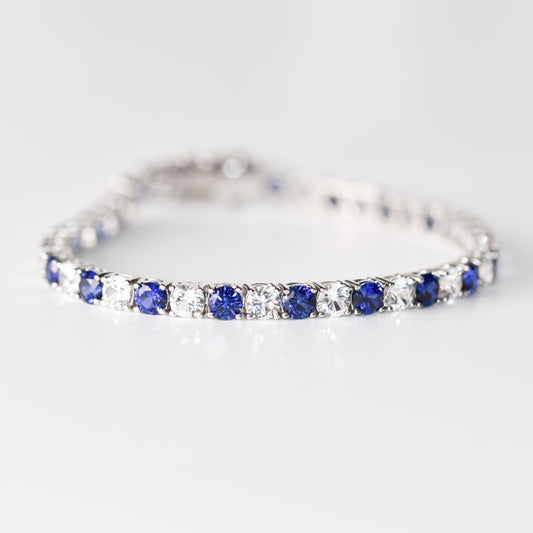 Pulsera Tennis con zafiros azules y blancos creados en laboratorio en plata esterlina