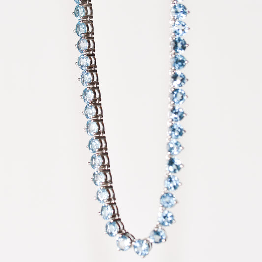 Collar con topacio azul natural de 30 cttw en plata esterlina