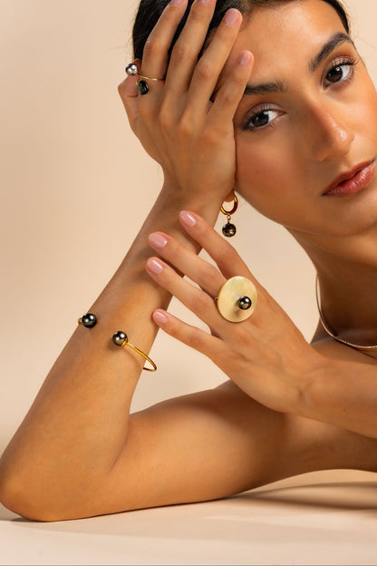 Anillo con doble perla de Tahití en oro amarillo