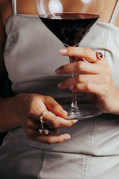 Anillo con morganita rosa y diamantes en oro blanco 14K