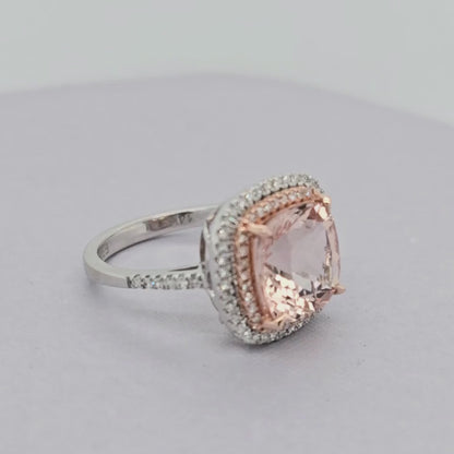 Anillo con morganita rosa y diamantes en oro blanco 14K
