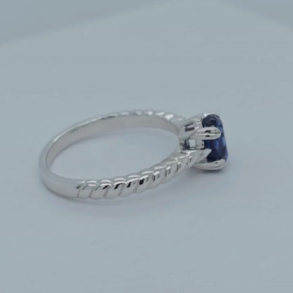 Anillo 1.00 CT Cianita En Plata con Baño de Rodio