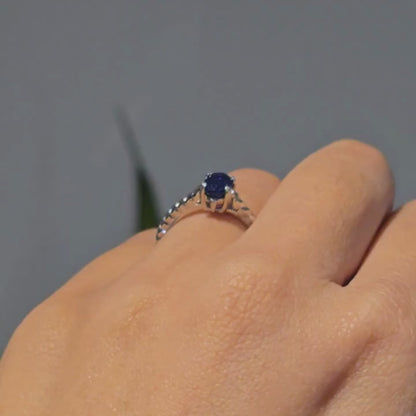 Anillo 1.00 CT Cianita En Plata con Baño de Rodio