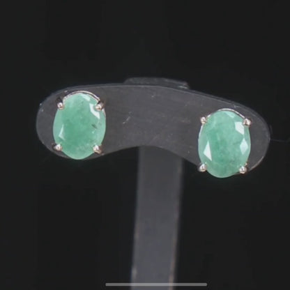 Aretes tipo Studs Esmeralda 3.40 cttw Plata con Baño de Oro 18k